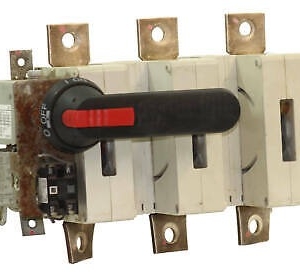 1SCA022293R8260 ABB - OETL 3150KV22 4-pole switch Ith = 3150 3150A/AC-21B/415V mounting base including the handle and shaft YASDA7 OXP12x325