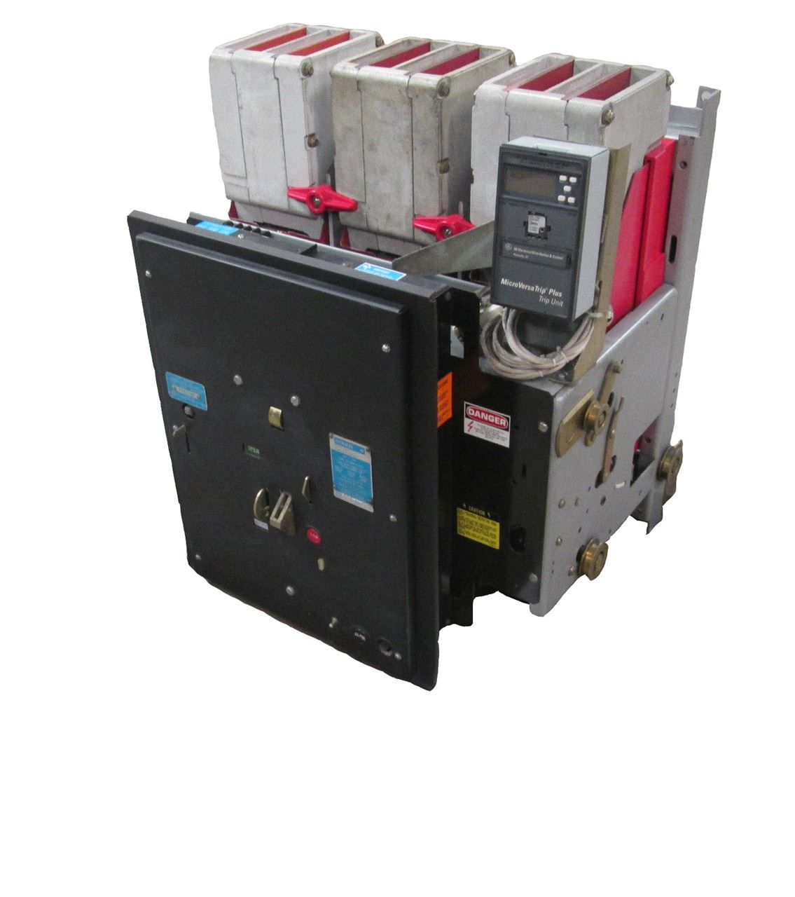 K-3000 ABB ITE K-3000 Power Circuit Breaker; 3000 amp A.C. frame, 4000 amp D.C. frame. Red/Grey insulators, direct acting trip, type OD-400 with LS functions, 2500 amp rated. Electrically operated, 120 volt, draw-out type. Sold Used Electrically OK.