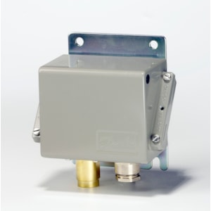 060-310566 Danfoss Pressure switch, KPS35, Regulation range [bar] Pe: 0.00 - 8.00, Differential [bar]: 0.40 - 1.50, Reset function: Auto, Pressure connection type: G, Pressure connection size: 1/4, Enclosure rating IP: IP67, Max. Working Pressure [bar]: 12.0