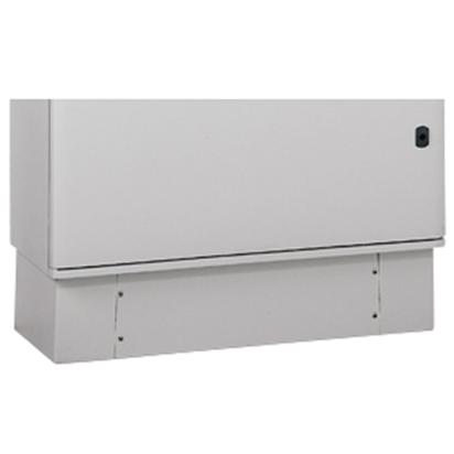 036291 Legrand Plinth height 170 mm for 600 x 300 mm squares. RAL 7035. Front and back can be inspected. Possibility of overlapping 2 plinths.