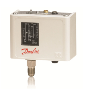 060-110366 Danfoss Pressure switch, KP1. Regulation range [bar] Pe: -0.90 - 7.00, Differential [bar]: 0.70, Contact function: SPDT, Reset function: Manual Min, Pressure connection type: Flare, Pressure connection size: 1/4, Pressure Male/Female: Male, Enclosure rating IP: IP30, Max. Working Pressure [bar]: 17.0