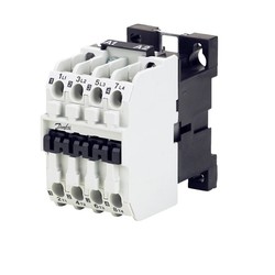 037H003138 Danfoss CONTACTOR, CI 12, 5.5KW @ 415V AC3, 3 MAIN CONTACTS, 415VAC, 50HZ COIL