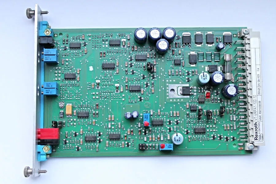 VT-VRPA1-151-11/V0/0 Bosch Rexroth ANALOG AMPLIFIER, FOR PROPORTIONAL VALVES WITH ELECTRICAL FEEDBACK, VT-VRPA1 SERIES, WITH ONE OUTPUT STAGE, 1.5 AMP RATED, OUTPUT: 2.2 AMP SOLENOID, 24 VDC RATED, OUTPUT: 9V, 37 W RATED, 1.5 KHZ CLOCK, 32 PIN BLADE CONNECTION, R901057060